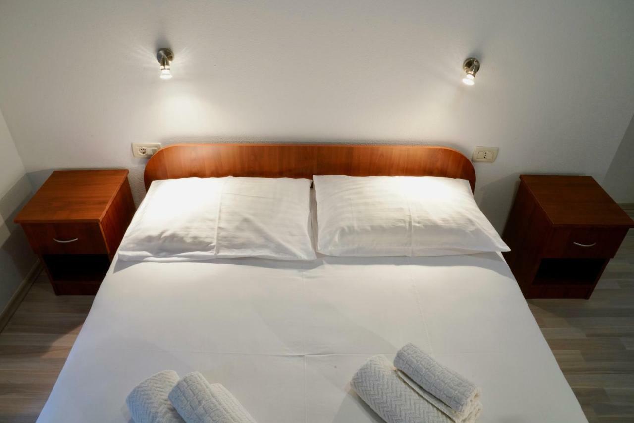 Sesar Apartments Krk - No. 1 Iva Krk Town Luaran gambar